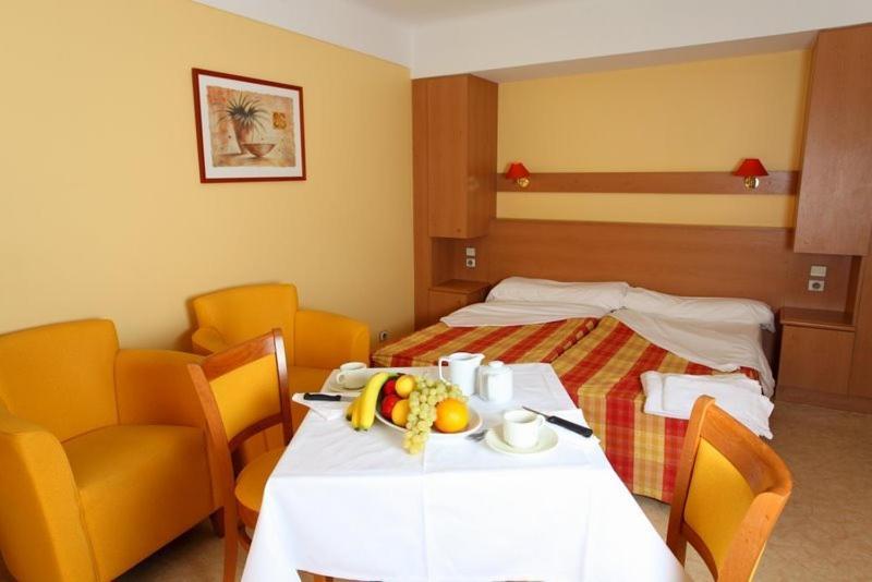 Residence L'Oliveraie Menton Rum bild